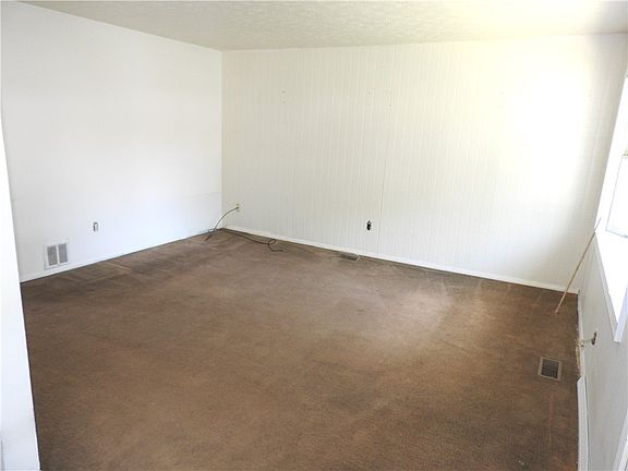 5th image of 2248 Wilding Ave