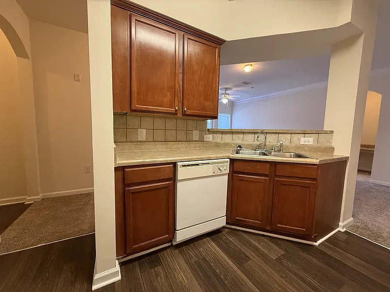 Wesley Kensington Apartments at Stonecrest — Photo 482