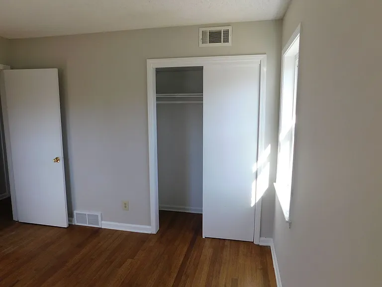 8550 Darlington Cv — Photo 23