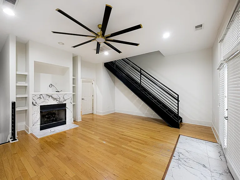 614 Tennessee St #201 — Photo 2