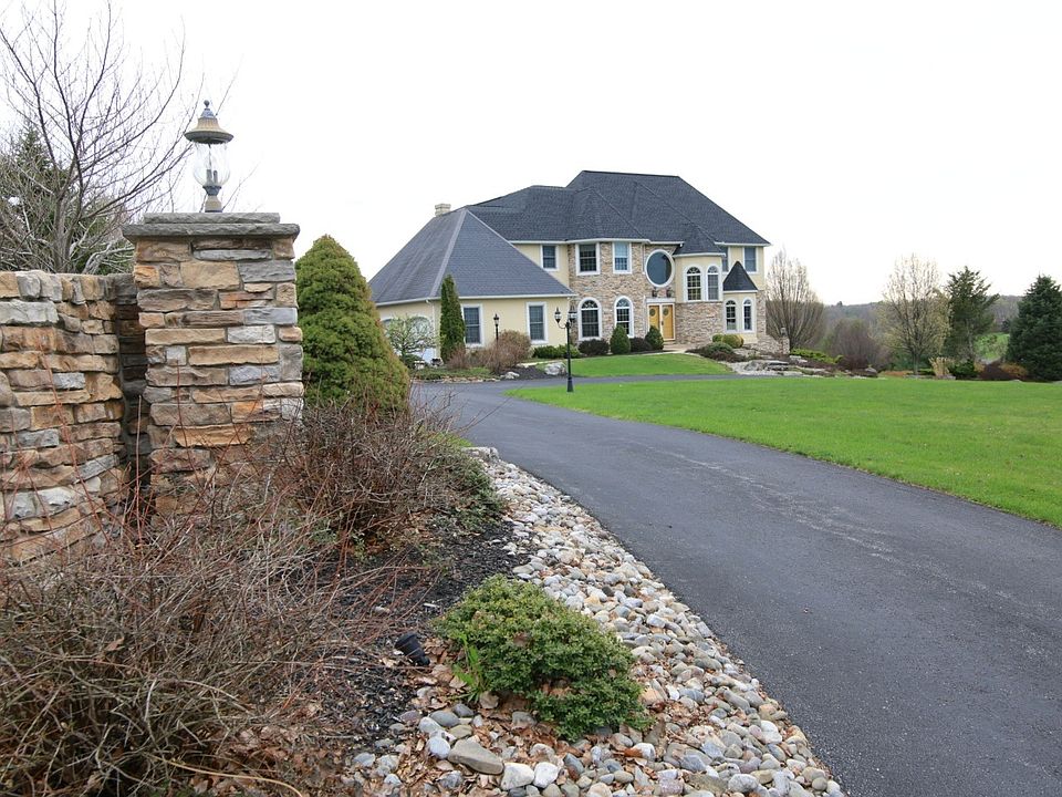 4211 W Wyndemere Cir, Schnecksville, PA 18078 Zillow