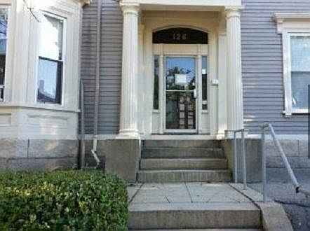 2nd image of 126 Waterman St APT 3