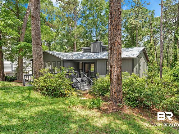 3rd image of 105 Cameron Cir