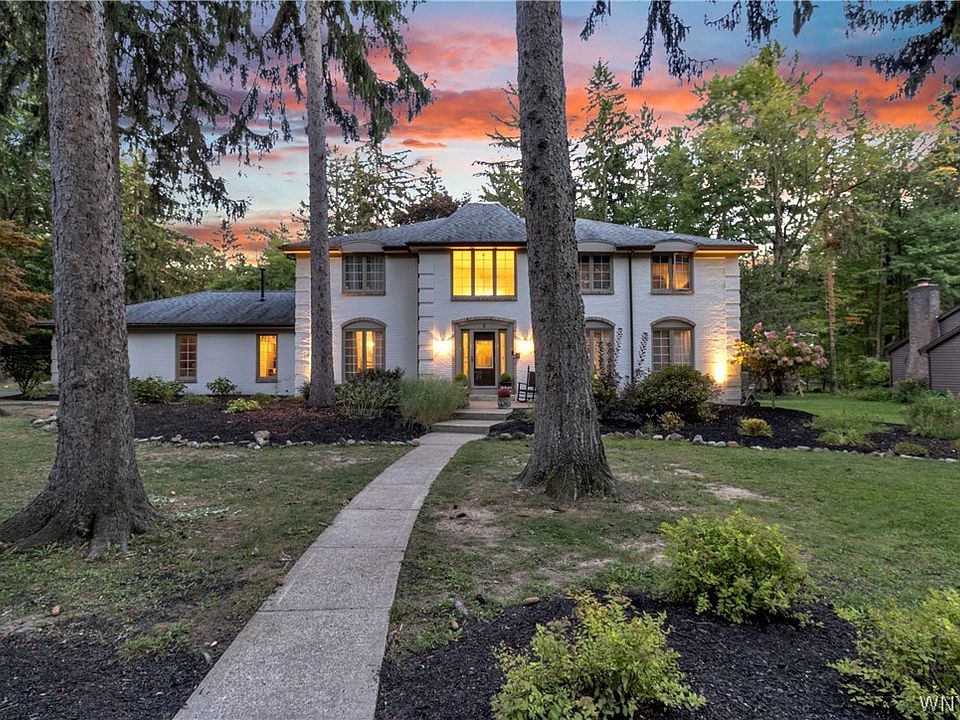 1st image of 5 Greenwood Dr
