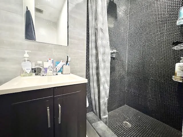 263 Franklin Ave #1 — Photo 6