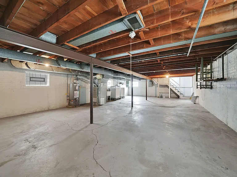 6354 S Austin Ave — Photo 17