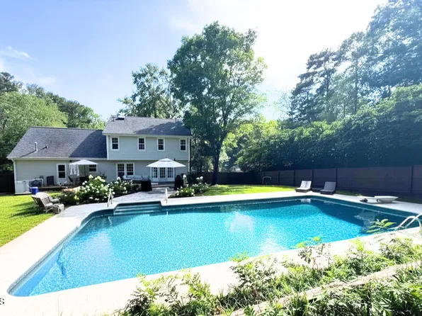 6120 Valley Estates Dr, Raleigh, NC 27612