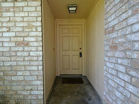 2nd image of 2118 Wigmaker Dr
