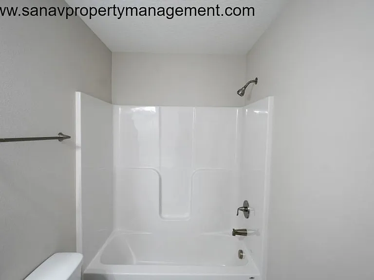 700 SE Mesa Dr — Photo 25