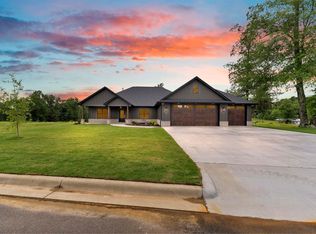 105 Laurie Dr, Mena, AR 71953
