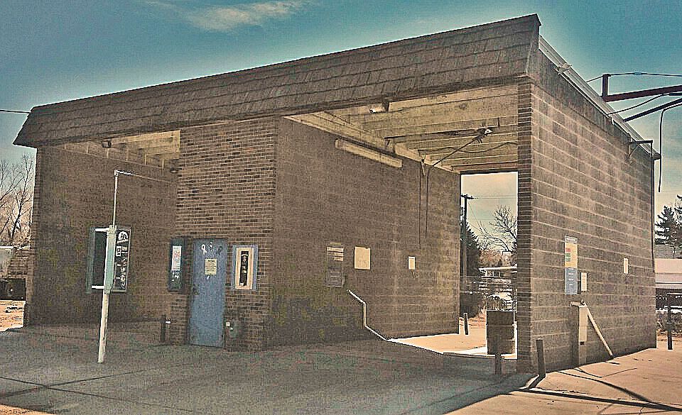 1st image of 300 Se 1st Street East