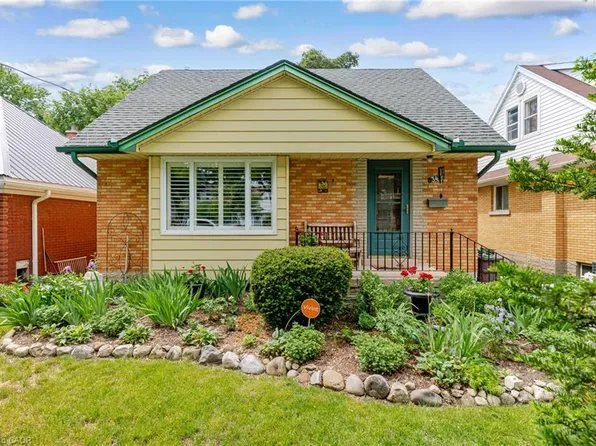 34 6th Ave, Kitchener, ON N2C 1R1