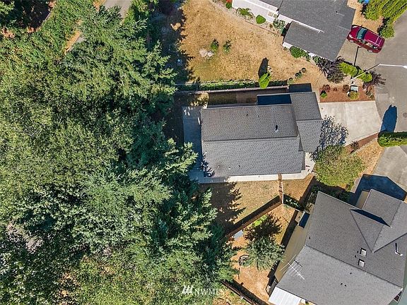 5th image of 8626 Honeysett Ln NW