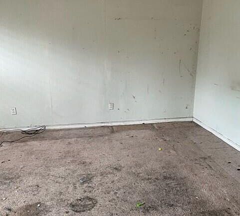 4th image of 819 N Detroit Ave
