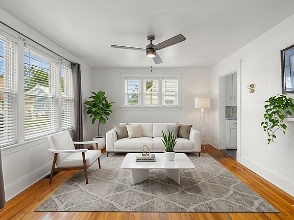 2nd image of 63 Orlebar St