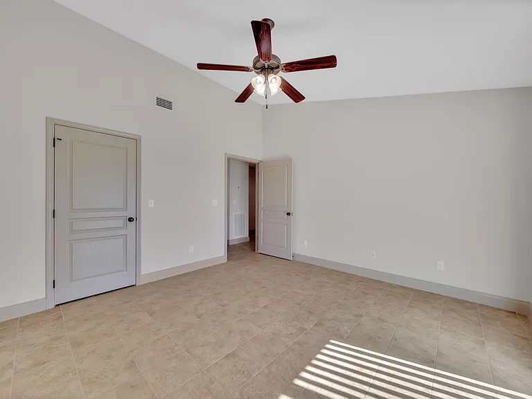 HILLRISE APARTMENTS — Photo 44