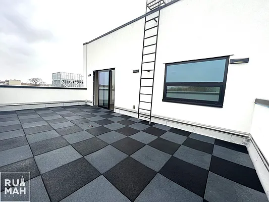 Rented by Rumah Realty Inc | media 14