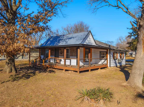 538 E Elk St, Howard, KS 67349