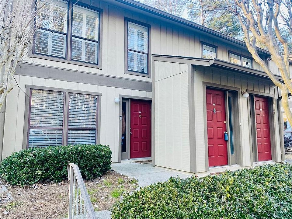 1st image of 1702 Woodcliff Dr
