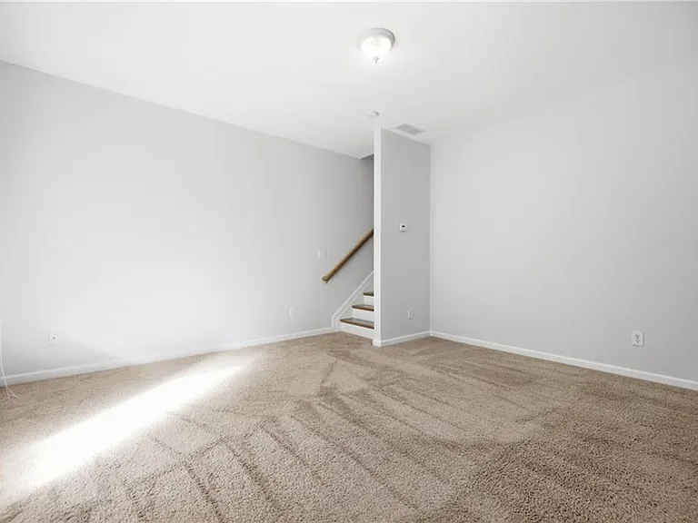 865 Commonwealth Ave SE — Photo 36