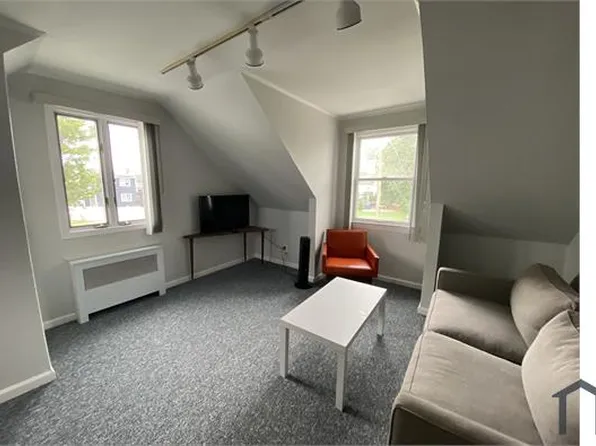 101 Brown Pl Floor 2, Lindenhurst, NY 11757