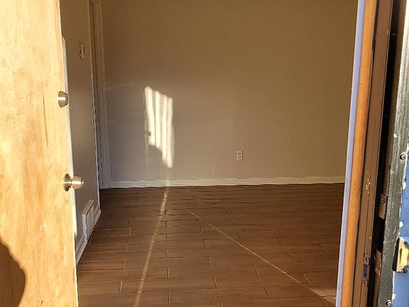 2nd image of 3618 Edgefield Dr