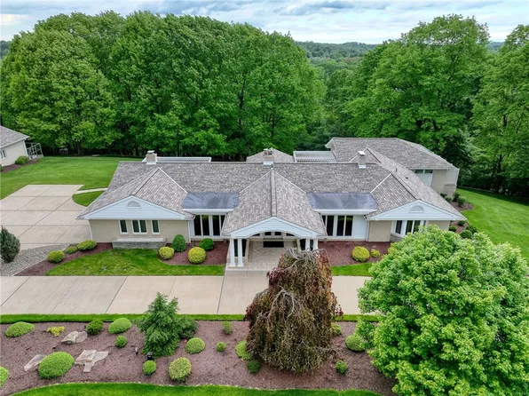 119 Shangri Ln, Pittsburgh, PA 15237