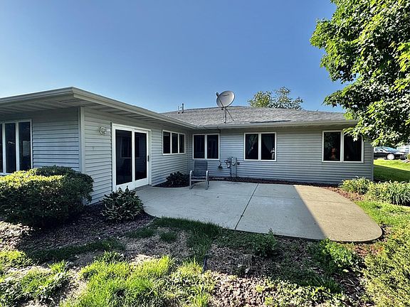 3rd image of 1303 Hadley COURT