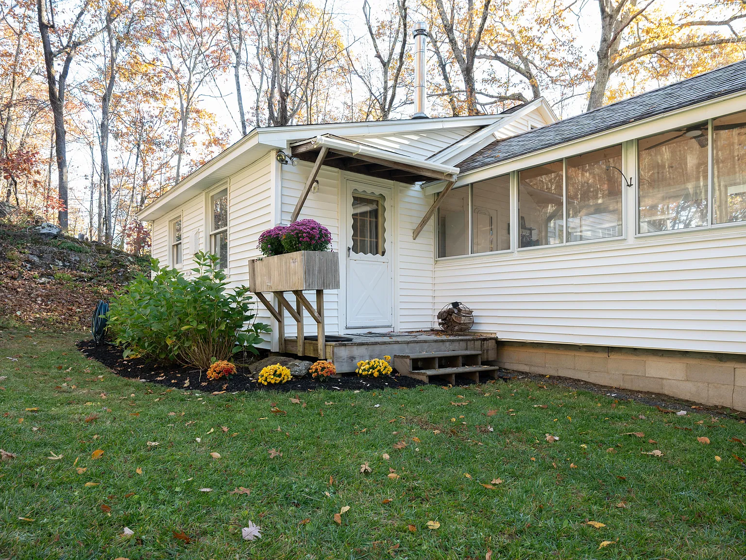 3 bed, 760 sqft, $3,200 — Photo 1