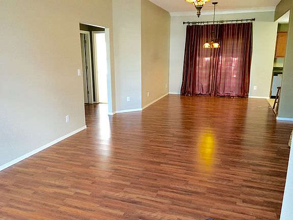 3rd image of 302 Ryan Ct