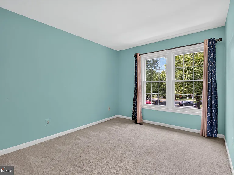 7259 Worsley Way — Photo 32