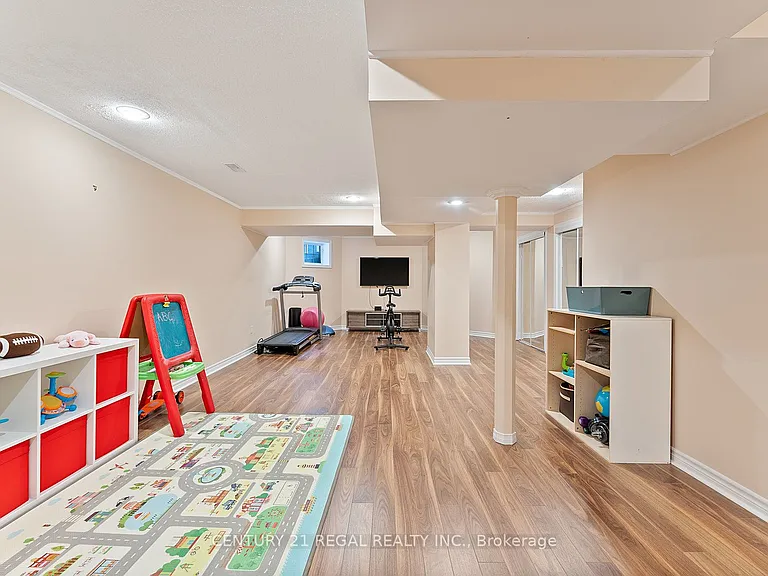 42 Ballymore Dr — Photo 50