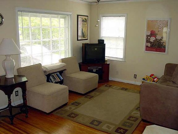 2nd image of 5358 N Crittenden Ave