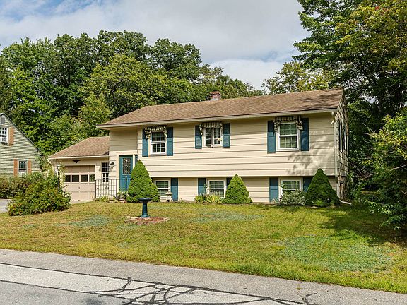 3rd image of 8 Jay Drive