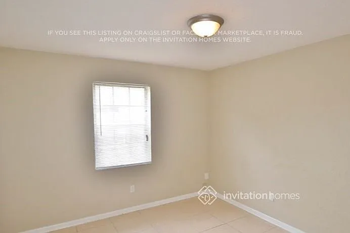885 Rayston St — Photo 6