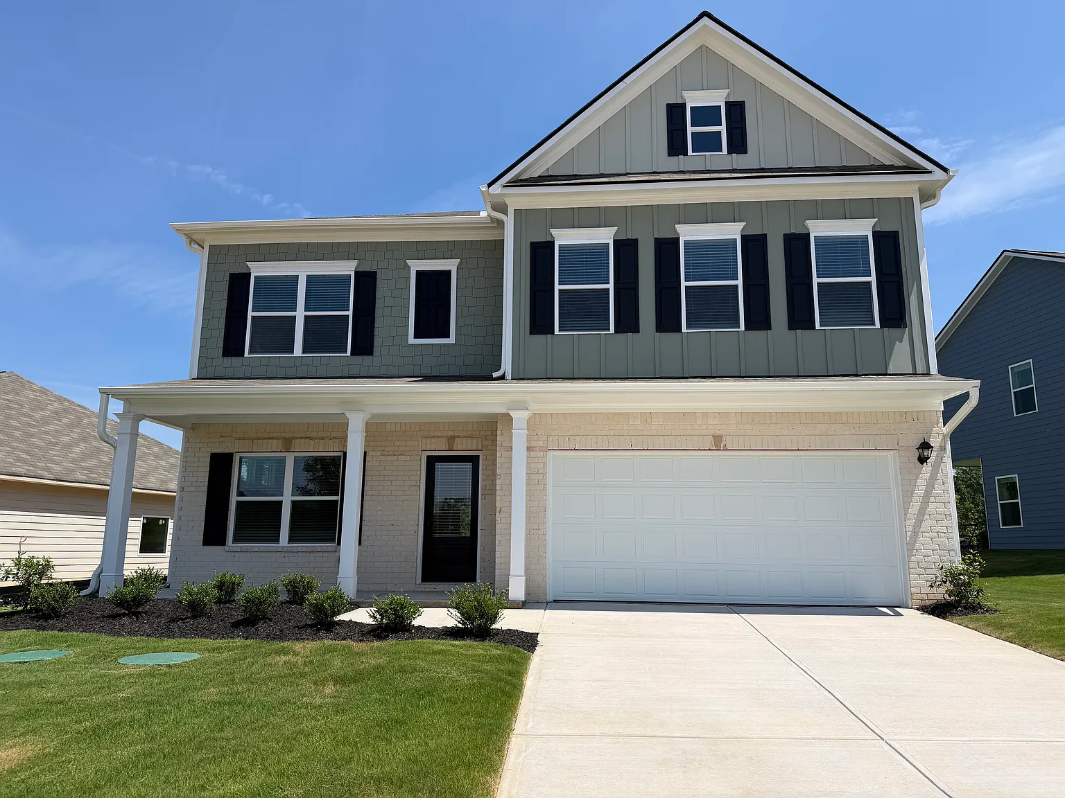 5 bed, 3100 sqft, $3,150 — Photo 2