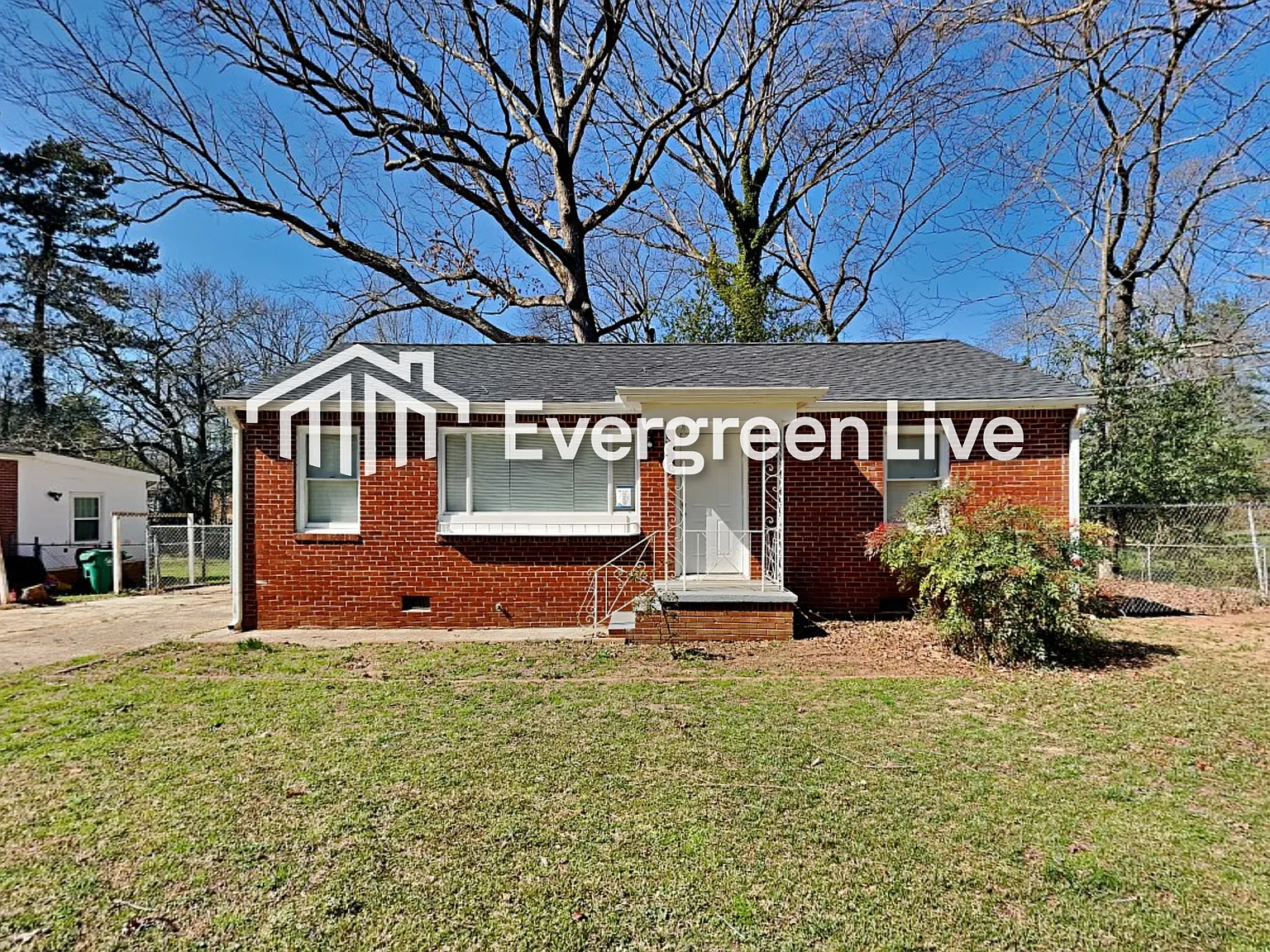 3 bed, 2.0 bath, 1318 sqft, $1,595 — Photo 1