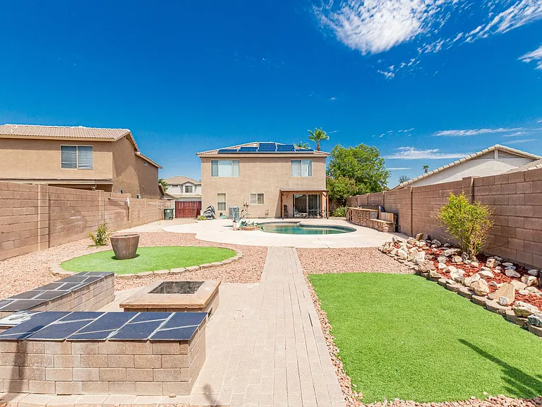 12823 W Ash St — Photo 31