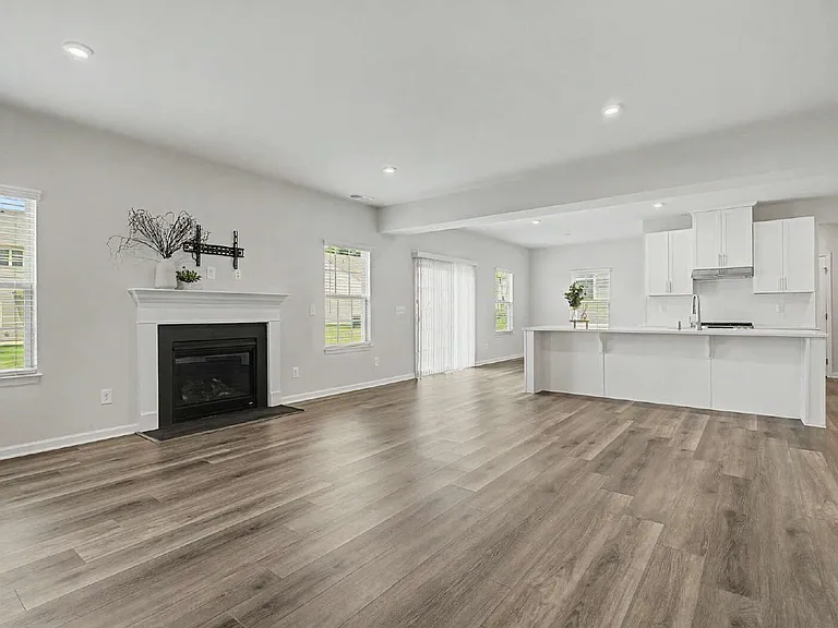 1621 Crimson Leaf Ln — Photo 12