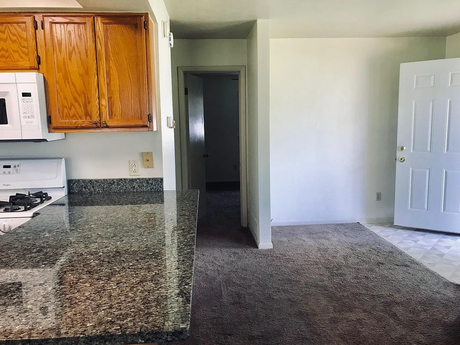 2 bed, 750 sqft, $1,160 — Photo 4