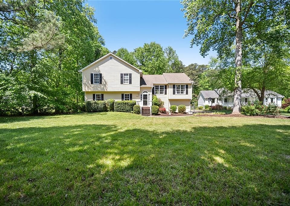 1st image of 3933 Marguerite Dr NW