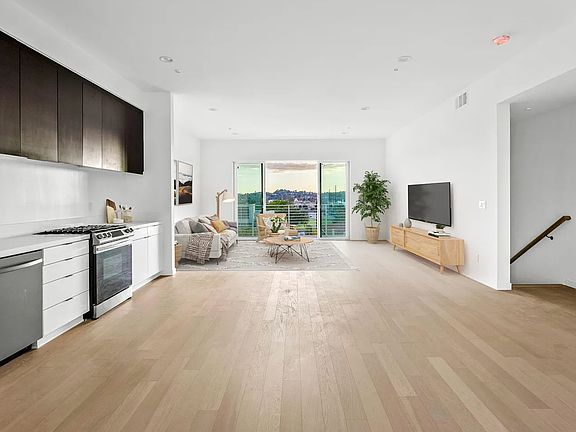 3rd image of 3052 Petunia Pl