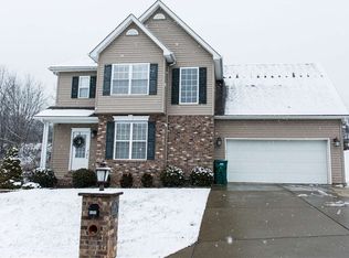 4050 Farmington Dr, Hurricane, WV 25526