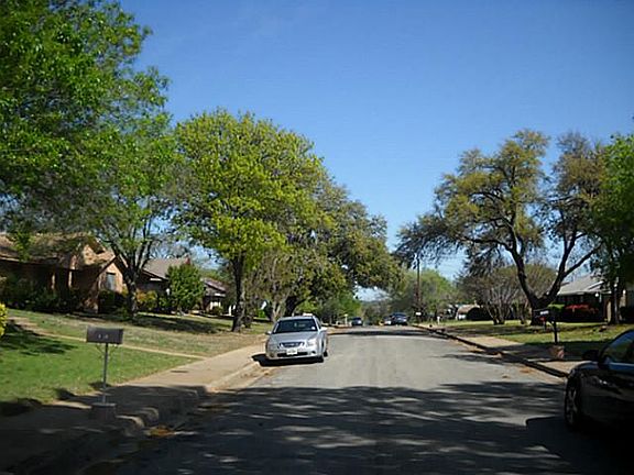 4th image of 3514 Hacienda Dr