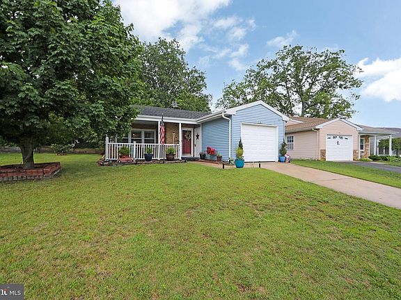 3rd image of 12 Farrington Ct