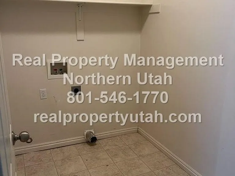 3120 W 525 N — Photo 10