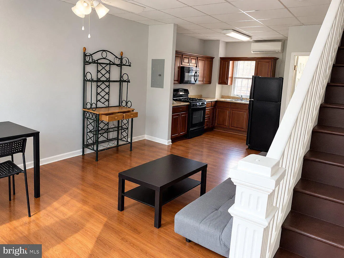 2 bed, 1.5 bath, 1000 sqft, $1,900 — Photo 3
