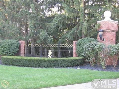 3_Entrance.JPG