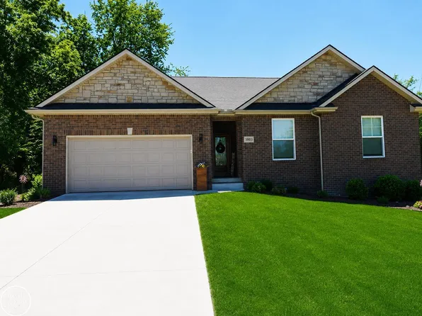 1893 Suncrest Dr, Grass Lake, MI 49240