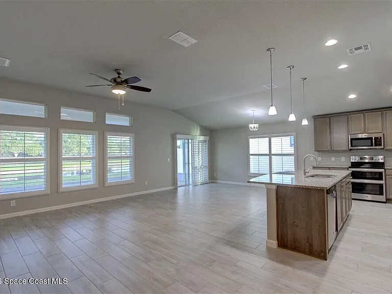 4188 Trovita Cir W — Photo 5